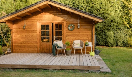 Gartenhäuser aus Holz – Vielseitiger Rückzugsort in Ihrem Garten